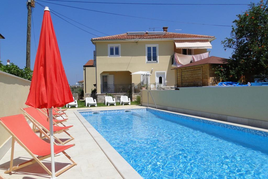 Apartments Villa Ela Умаг Экстерьер фото