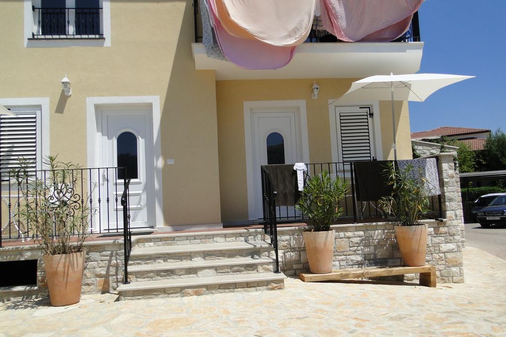 Apartments Villa Ela Умаг Экстерьер фото